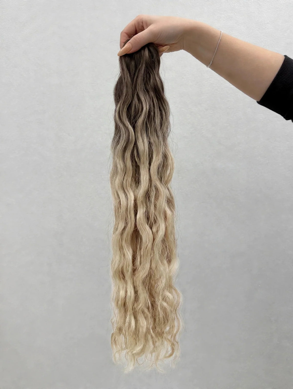 Loose Wave Icy Blonde Ombré #6.2/9C/60C — 100% Human Hair