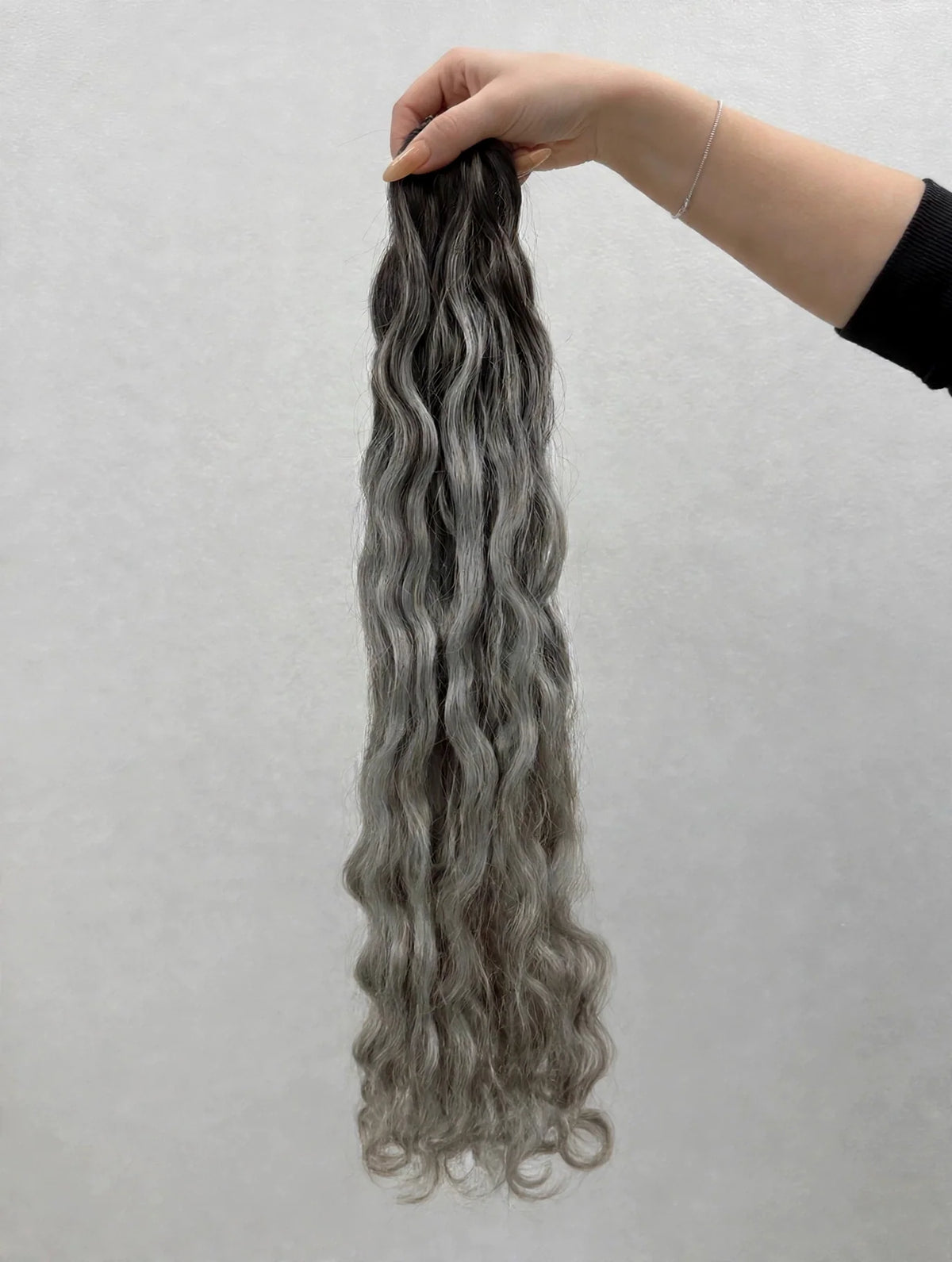 Loose Wave Platinum Silver Mix (12/1B) — 100% Human Hair