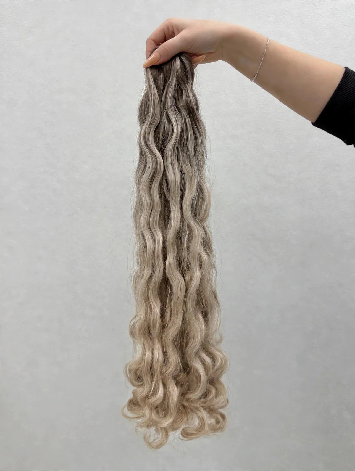 Loose Wave Silver Platinum Blonde — 100% Human Hair
